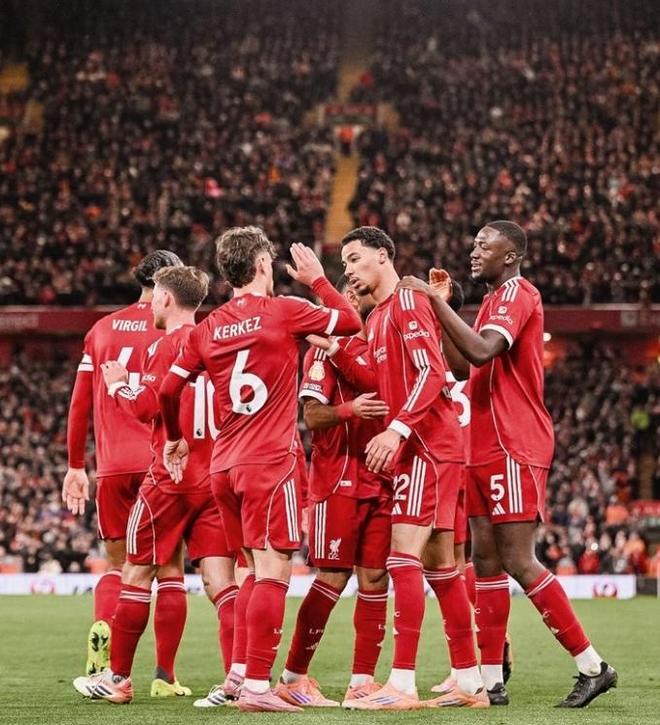 摩纳哥球迷因对球队不满而集体沉默，加拉塔萨雷反享受欢呼