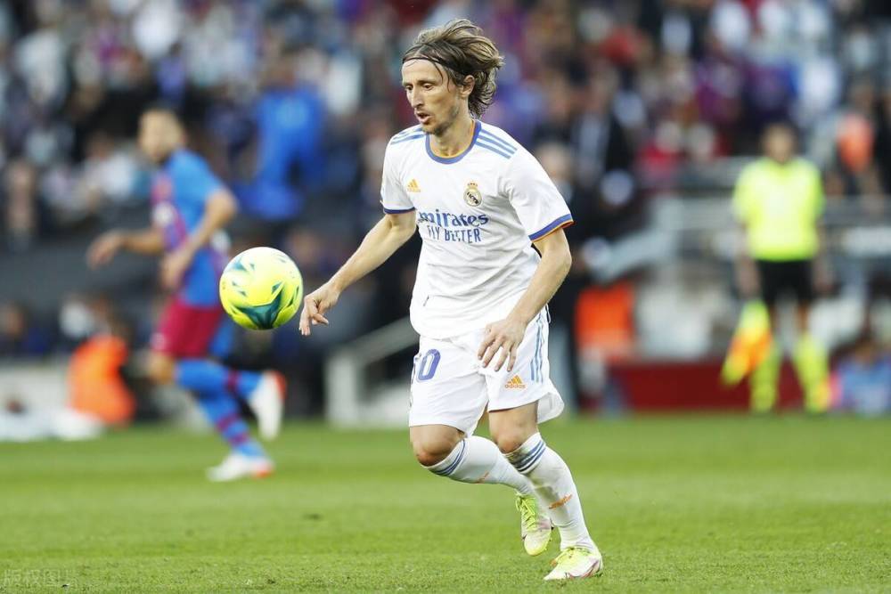 官方：38岁日本前国脚高桥秀人宣布退役