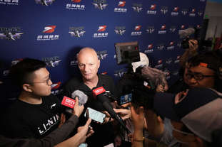 切尔西2-2卡拉巴赫，埃斯特旺、加纳乔破门，哈托失误送礼+送点